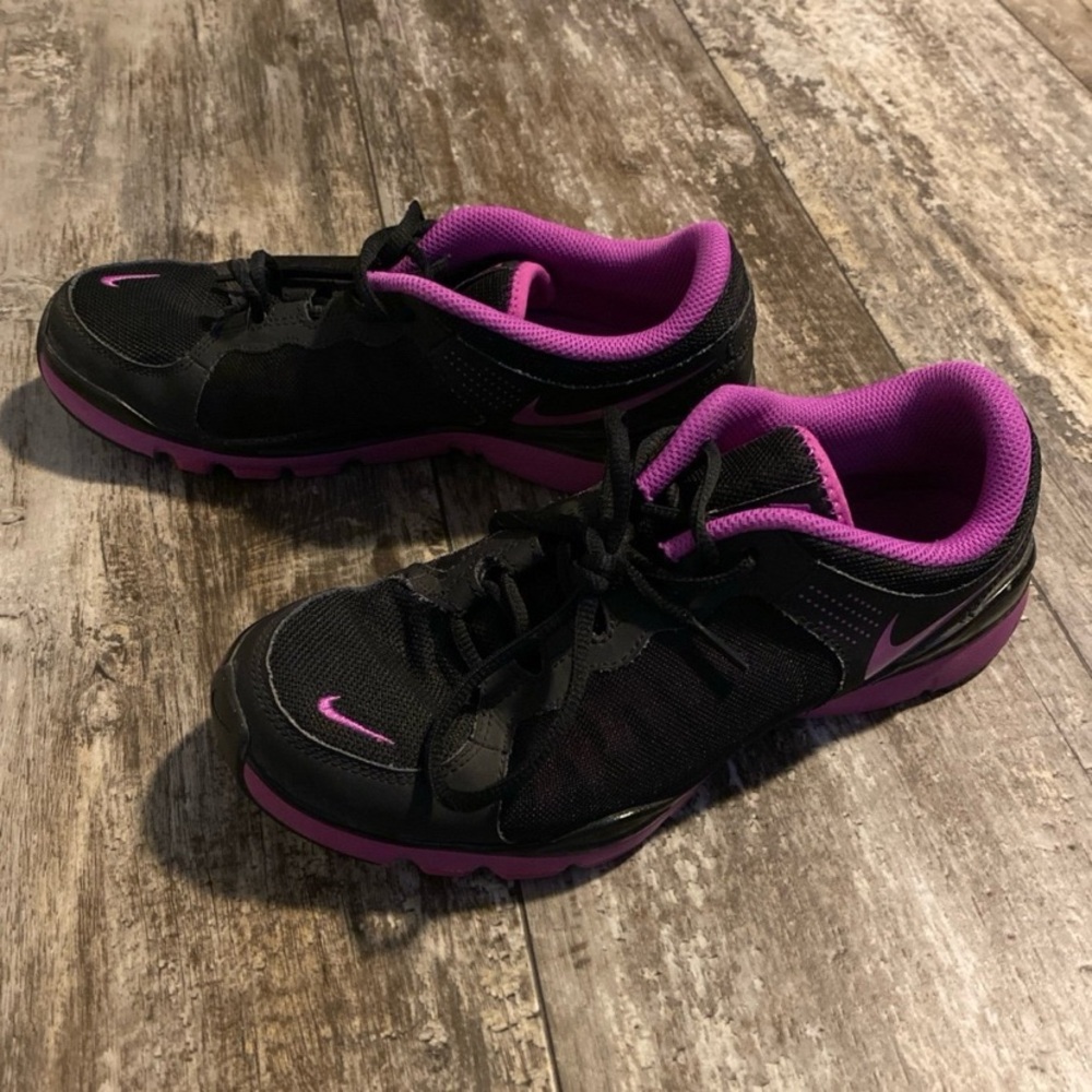 Nike Black and Purple Athletic Shoes Size 8.5
